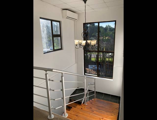183M² OFFICE TO LET IN GILLITTS